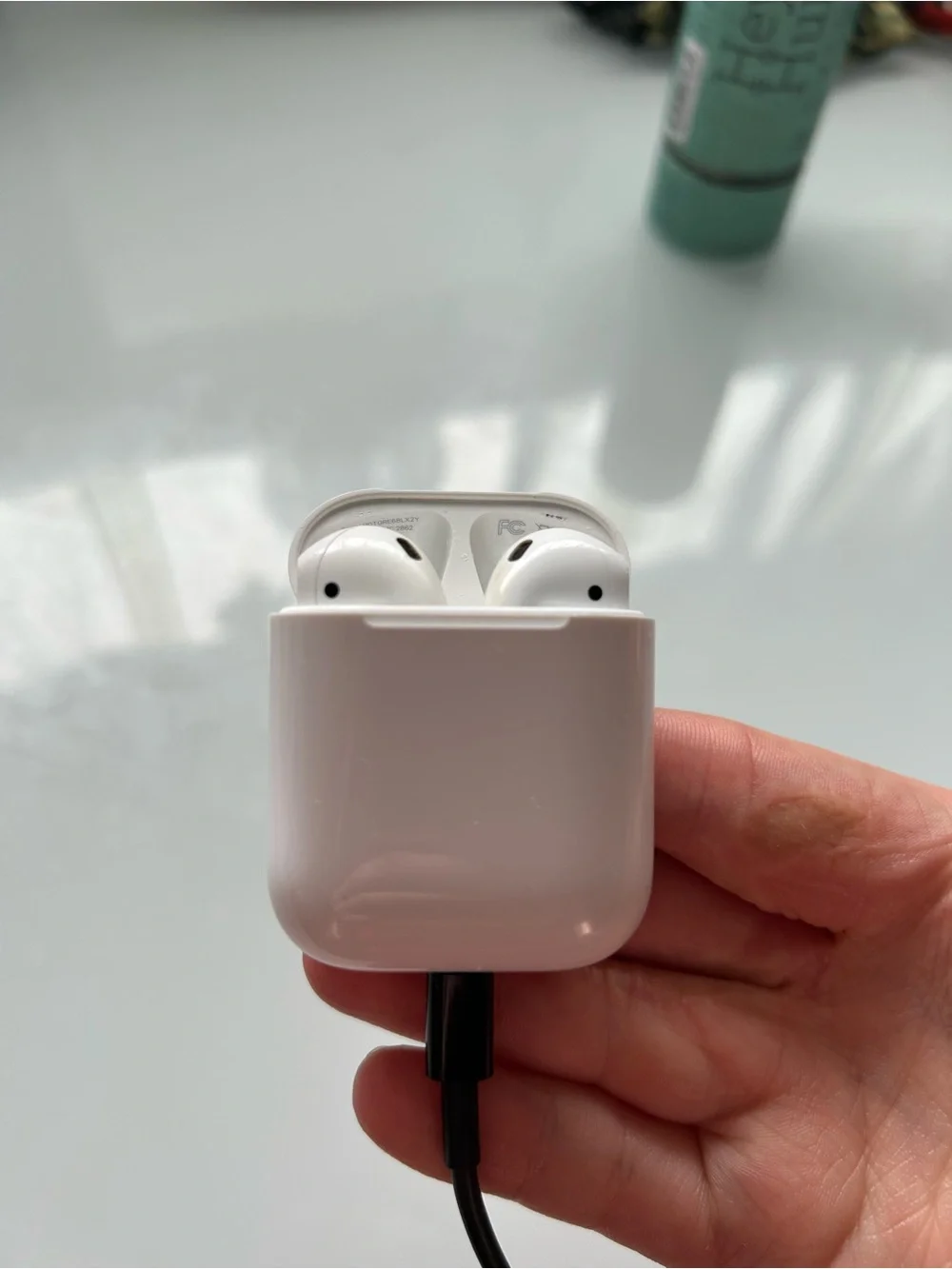 Apple White Wireless Earbuds Charging Case and headphones